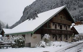 Spacious Ski Chalet In Traditional French Village, Sleeps 8, Four Star With Fibre Broadband